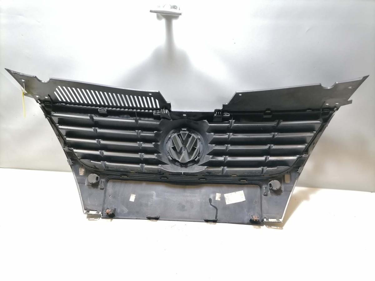 VW Passat 3C original K&uuml;hlergrill f&uuml;r Fahrzeuge mit Parkhilfe PDC Bj.2005